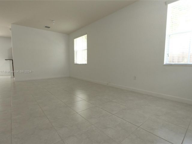 Home for rent at 8765 NW 112th Path 8765 - photo 5324888