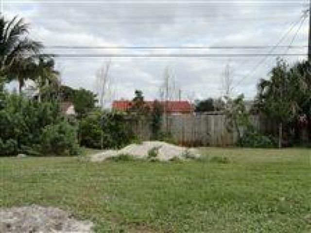 Home for rent at 1632 NW 5th Ave - photo 5329838