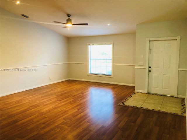 Home for rent at 13677 Temple Blvd - photo 5328027