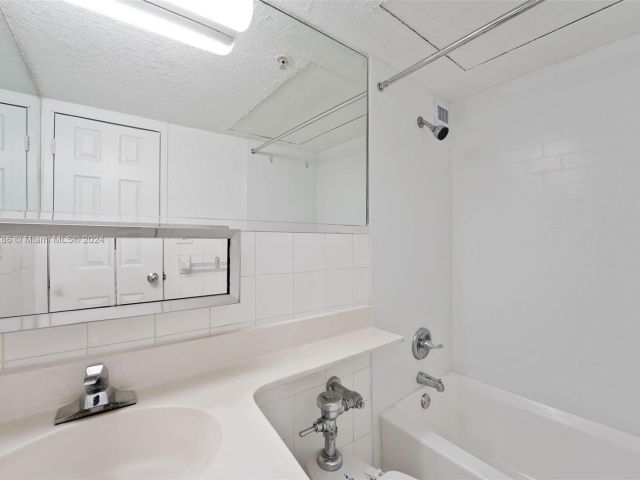 Apartment for rent  Unit #S-1476 - photo 5489520