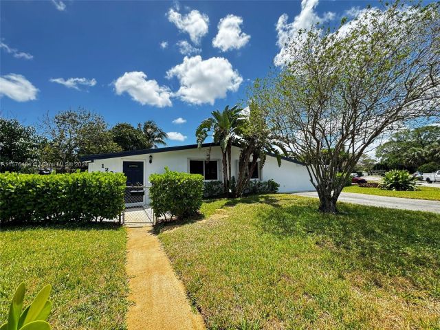 Home for sale at 1260 SW 28th Rd - photo 5328914