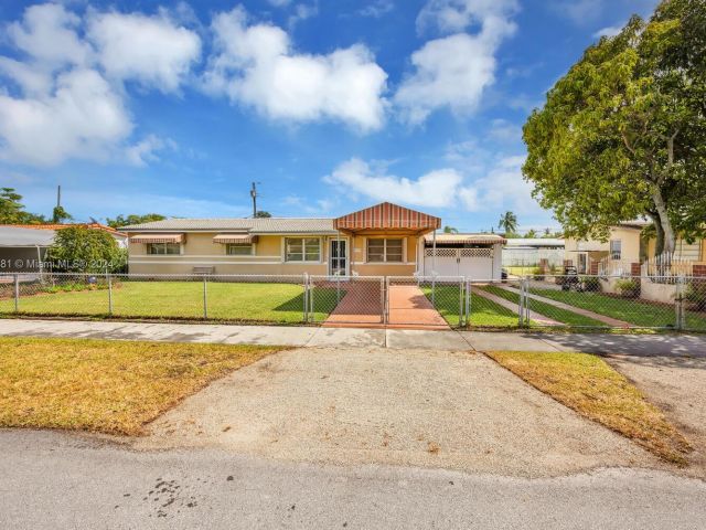 Home for sale at 10390 SW 26th Ter - photo 5329267