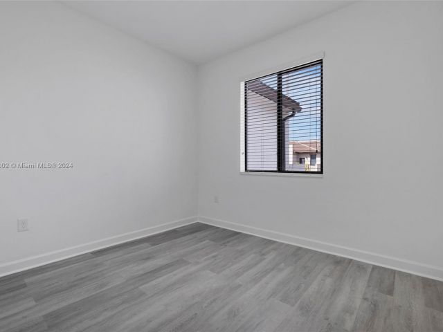 Home for sale at 20913 NE 8th Ave #20913 - photo 5329196