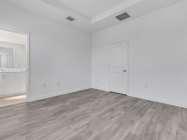 Home for sale at 20913 NE 8th Ave #20913 - photo 5329201