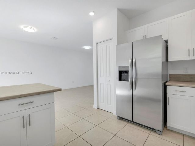 Home for sale at 20913 NE 8th Ave #20913 - photo 5329203