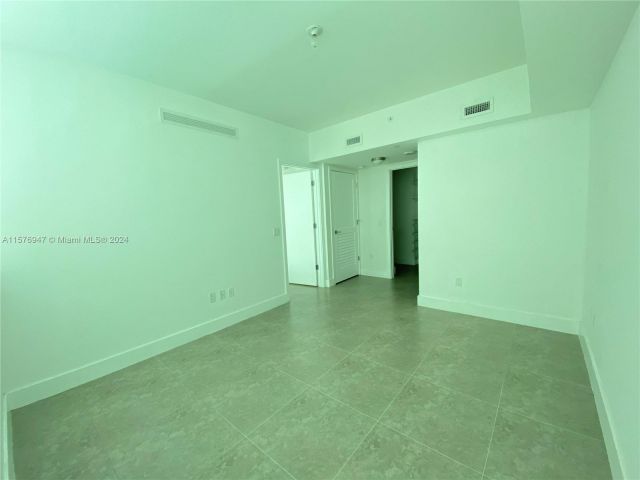 Apartment for rent  Unit #1111 - photo 5334258