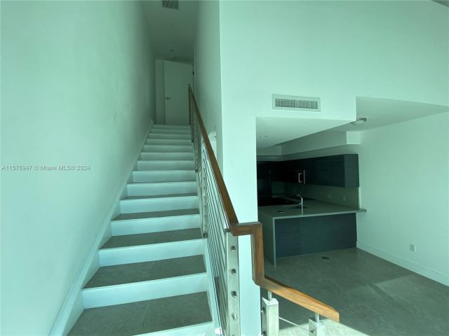 Apartment for rent  Unit #1111 - photo 5334263