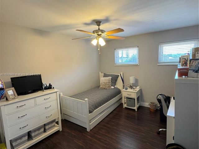 Home for rent at 6287 SW 39th St 0 - photo 5329525