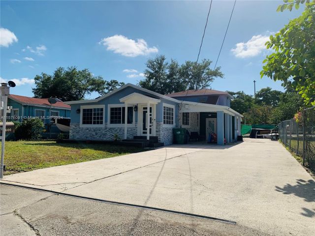 Home for sale at 8600 NW 14th Ct - photo 5340345