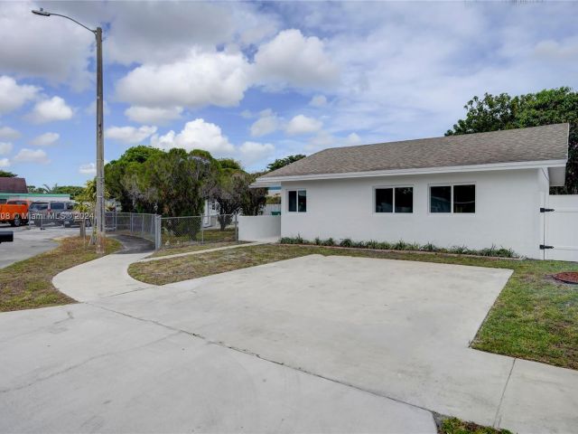 Home for sale at 20831 NW 28th Ave - photo 5345004
