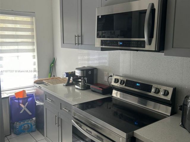 Home for rent at 8310 NW 10th St 2 - photo 5339164