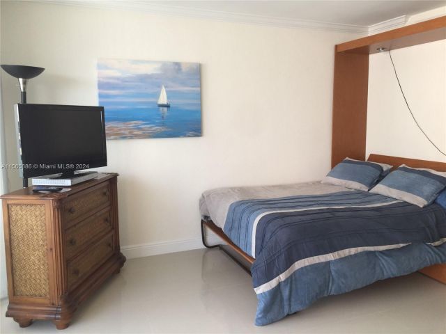 Apartment for rent  Unit #PH4 - photo 5338557