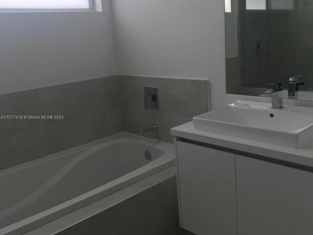 Home for rent at 7227 NW 103rd Path 7227 - photo 5338308