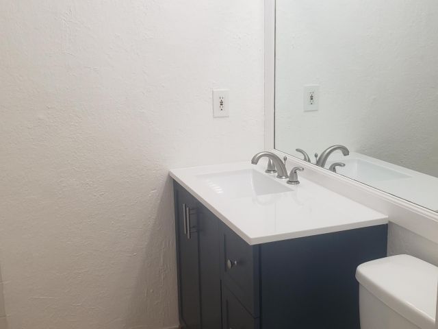 Home for rent at 1945 NW 4th Avenue 42c - photo 5339596