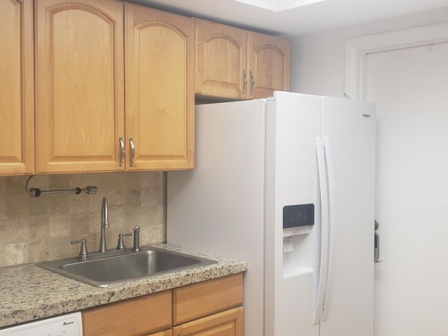 Home for rent at 1945 NW 4th Avenue 42c - photo 5339608