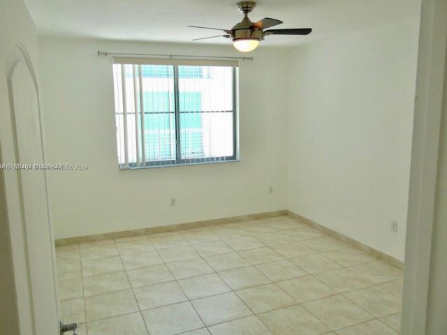 Apartment for rent  Unit #1422 - photo 5343304