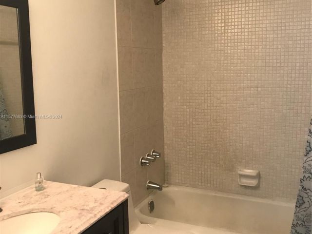 Apartment for rent  Unit #871 - photo 5343902