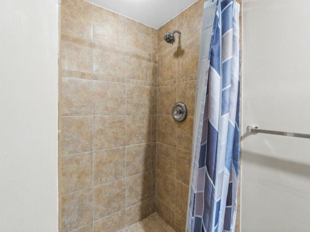Home for rent at 4001 40th Way - photo 5362432