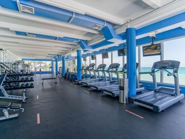 condo for sale in Miami Beach - 5401 Collins Ave 410 - MondialRealty