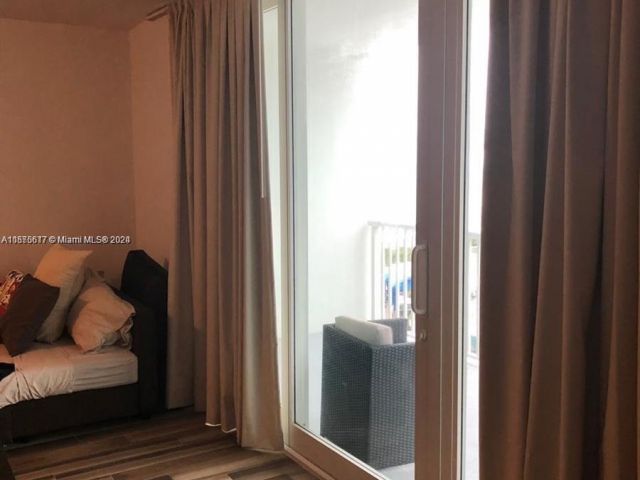 condo for sale in Miami Beach - 5401 Collins Ave 410 - MondialRealty