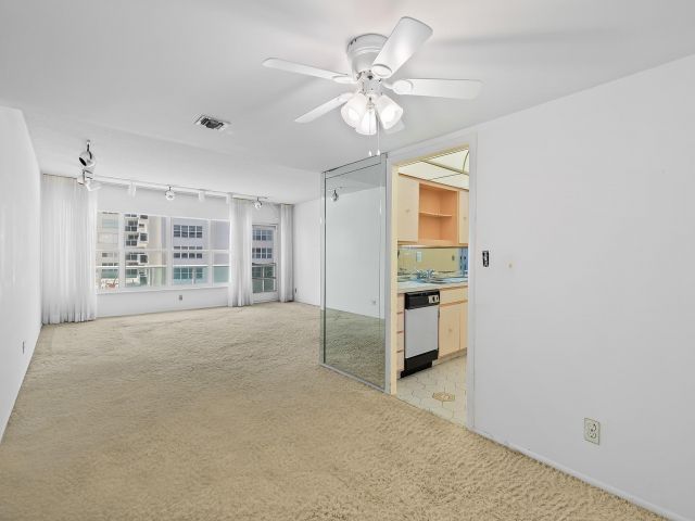 Apartment for sale  Unit #305 - photo 5345653