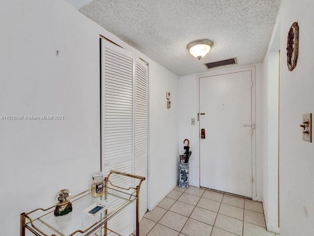 Apartment for sale  Unit #407 - photo 5344016
