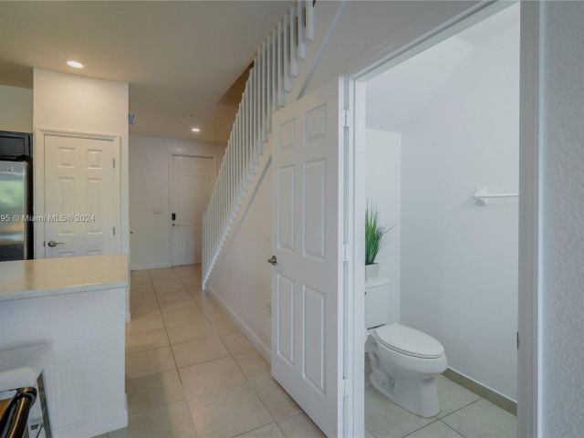 Home for sale at 85 NE 37th Pl - photo 5349709