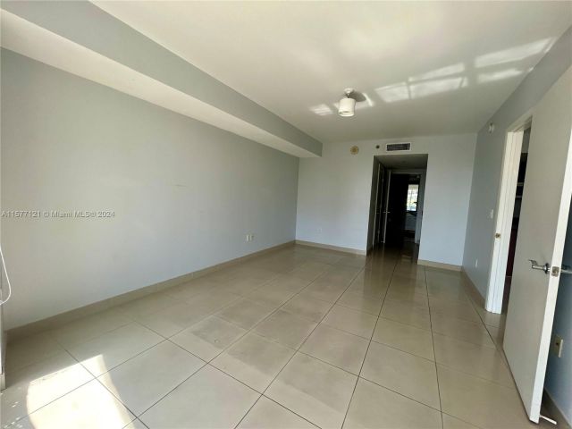 Apartment for rent  Unit #409 - photo 5349604