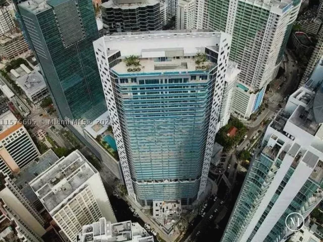 1-bedroom condo for sale in Miami - 1300 BRICKELL BAY DR 3400 - MondialRealty
