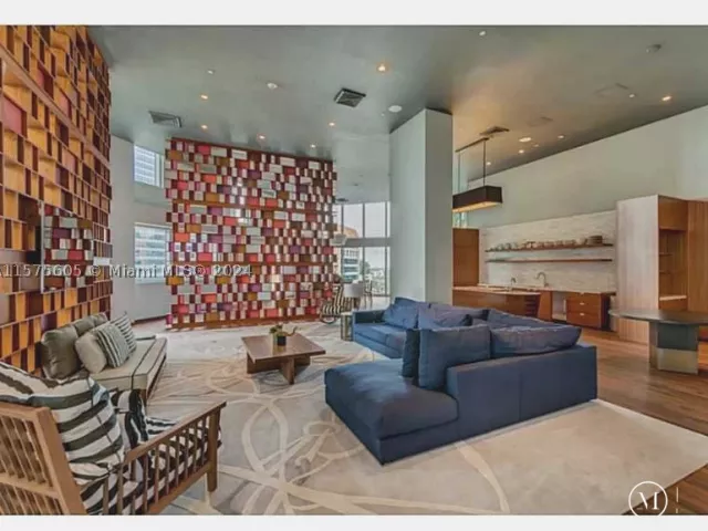 1-bedroom condo for sale in Miami - 1300 BRICKELL BAY DR 3400 - MondialRealty