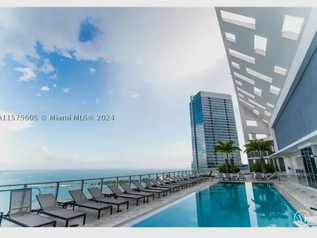 1-bedroom condo for sale in Miami - 1300 BRICKELL BAY DR 3400 - MondialRealty