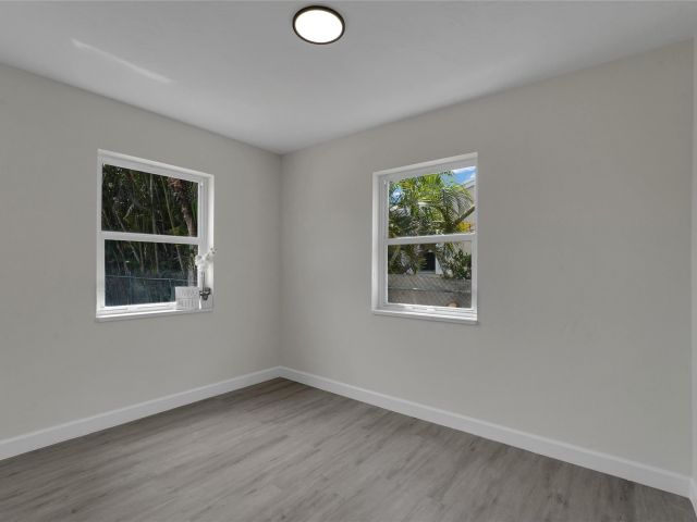 Home for rent at 1532 NW 1st Ave - photo 5364585
