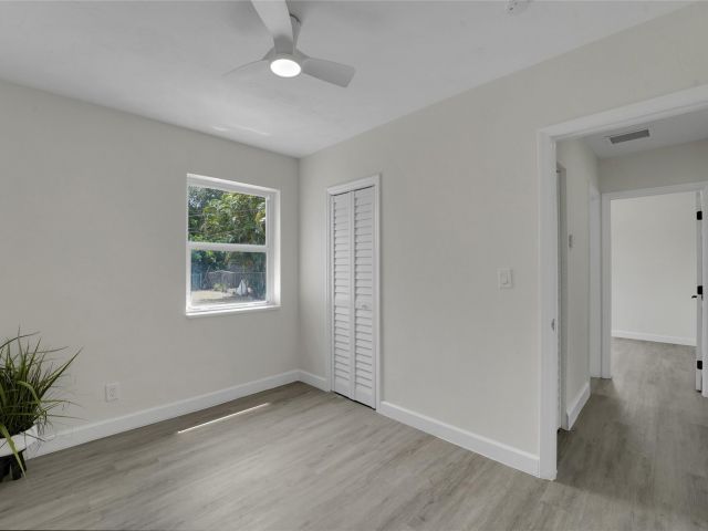 Home for rent at 1532 NW 1st Ave - photo 5364586