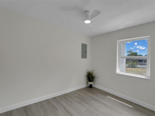 Home for rent at 1532 NW 1st Ave - photo 5364587