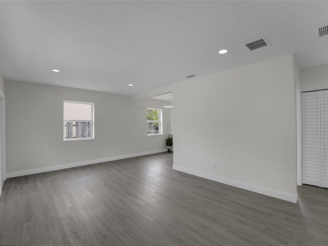 Home for rent at 1532 NW 1st Ave - photo 5364589