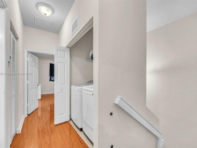 Home for rent at 380 NE 37th Ter 380 - photo 5440051