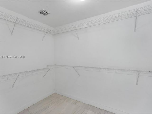 Home for rent at 550 W 49th St - photo 5399005