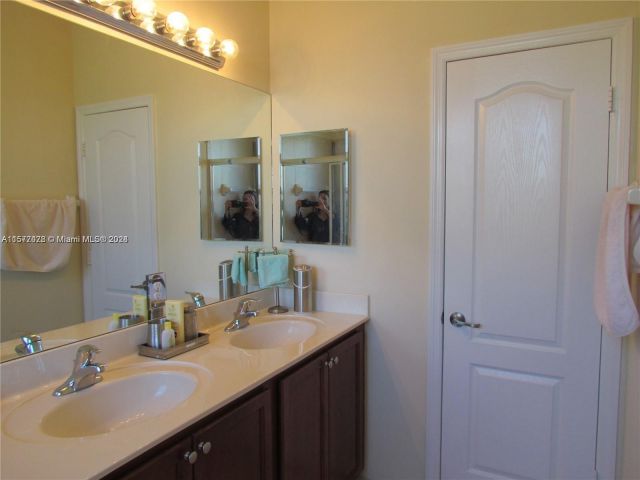 Home for rent at 11343 SW 239th St 0 - photo 5350565