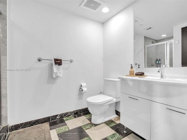 Apartment for sale  Unit #2508 - photo 5351284