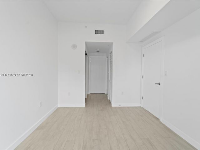 Apartment for rent  Unit #812 - photo 5355071