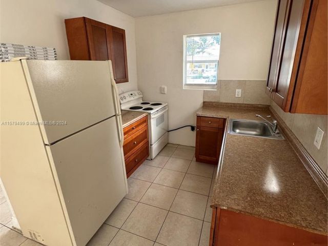 Home for rent at 2640 NW 21st St - photo 5351353