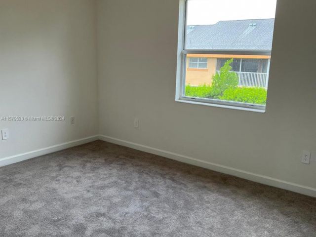 Home for rent at 1676 SE 26th Ter 0 - photo 5351419