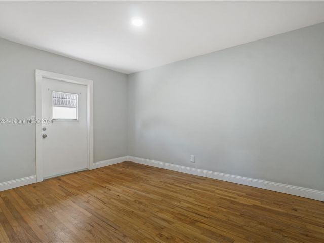 Home for rent at 611 SW 9th St - photo 5351382