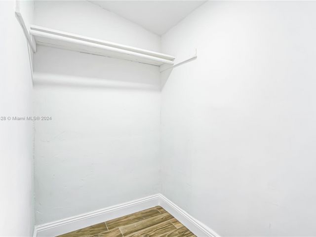 Home for rent at 611 SW 9th St - photo 5351384