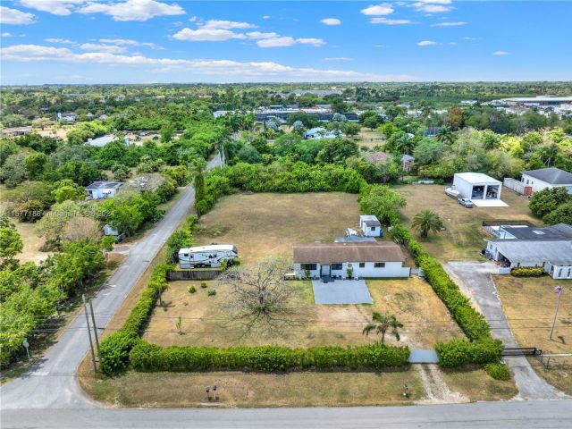 Home for sale at 18200 SW 262nd St - photo 5354875