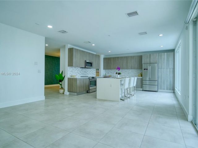 Home for sale at 10380 NW 68th Ter - photo 5368790
