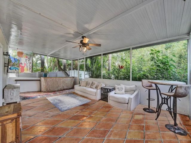 Home for sale at 737 Hollywood Blvd - photo 5404063