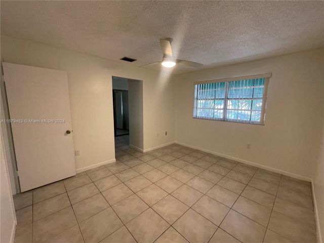 Home for rent at 12370 SW 52nd Place - photo 5353114