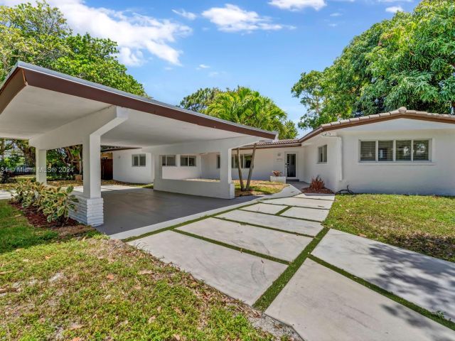 Home for sale at 2117 Coral Gardens Dr - photo 5356794