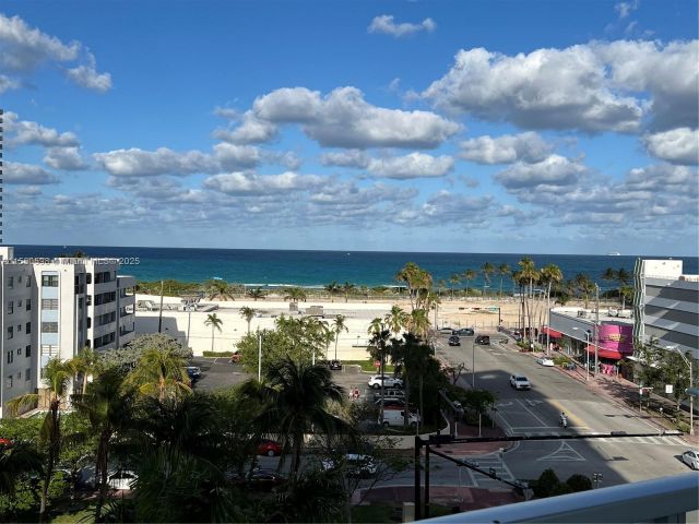 1-bedroom condo for sale in Miami Beach - 6700 Indian Creek Dr 701 - MondialRealty
